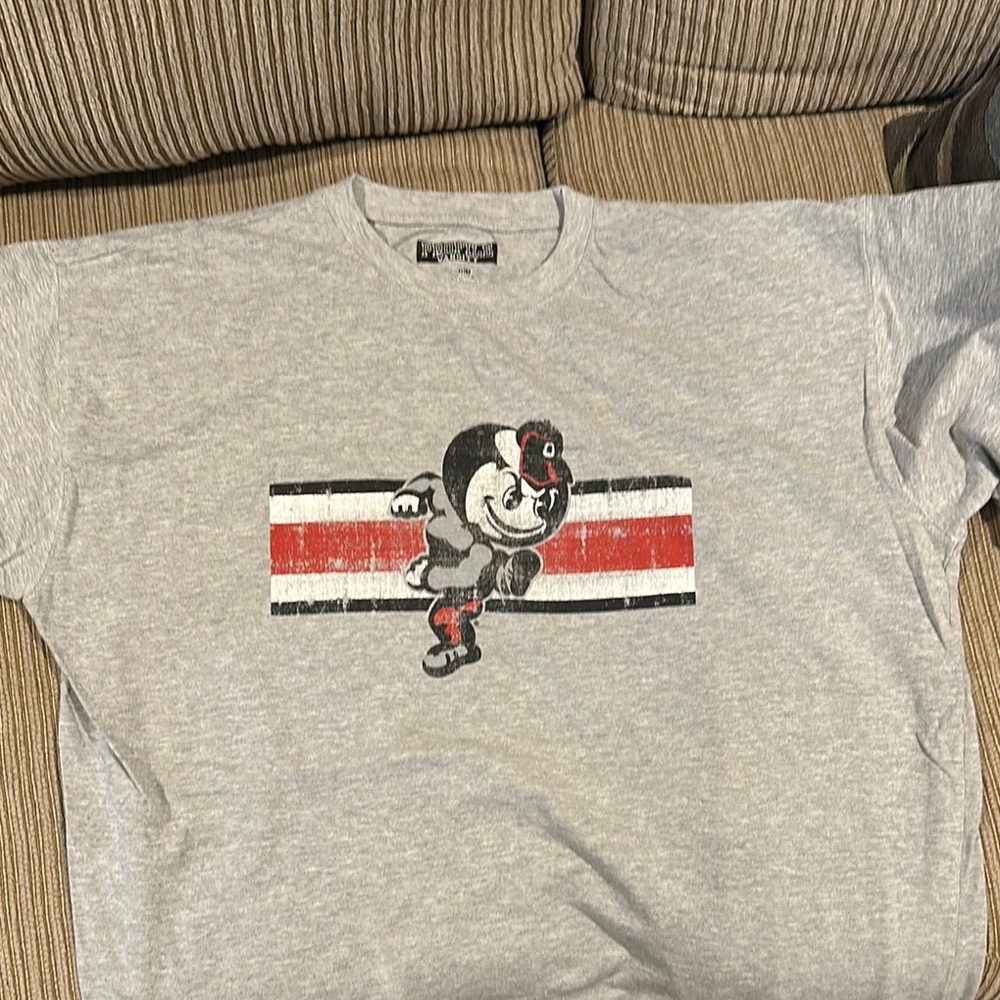 Ohio State Scarlet & Gray Short Sleeve Tee with Brutus Graphic. 2XLT